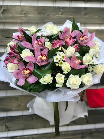 Букет цветов из: Розы и Хризантемы в Савинский