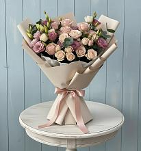 Букет цветов из:  Розы и Лизиантусы в Савинский