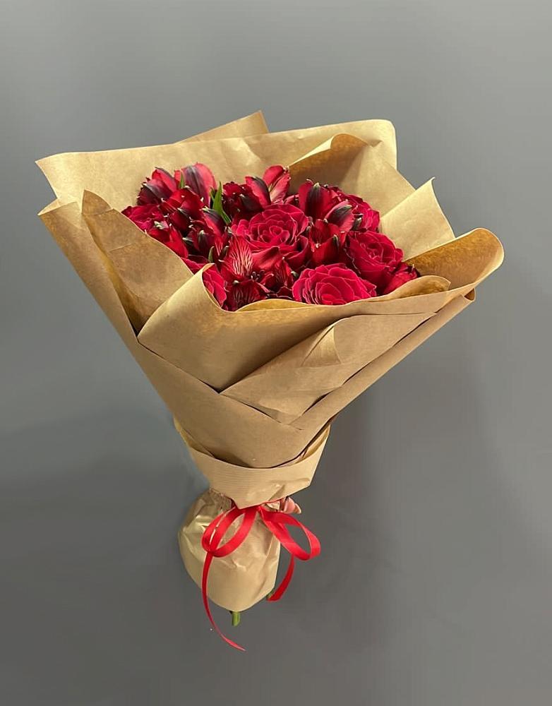 Букет цветов из: Альстромерии и Розы в Савинский