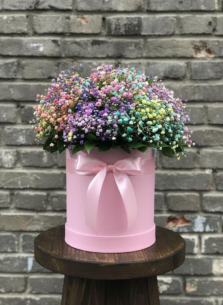 Цветочная композиция из Гипсофила и Розы в шляпной коробке в Савинский