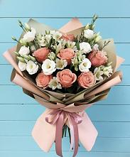 Букет цветов из:  Розы, Альстромерии и Лизиантусы в Савинский