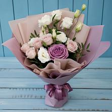 Букет цветов из:  Розы и Лизиантусы в Савинский