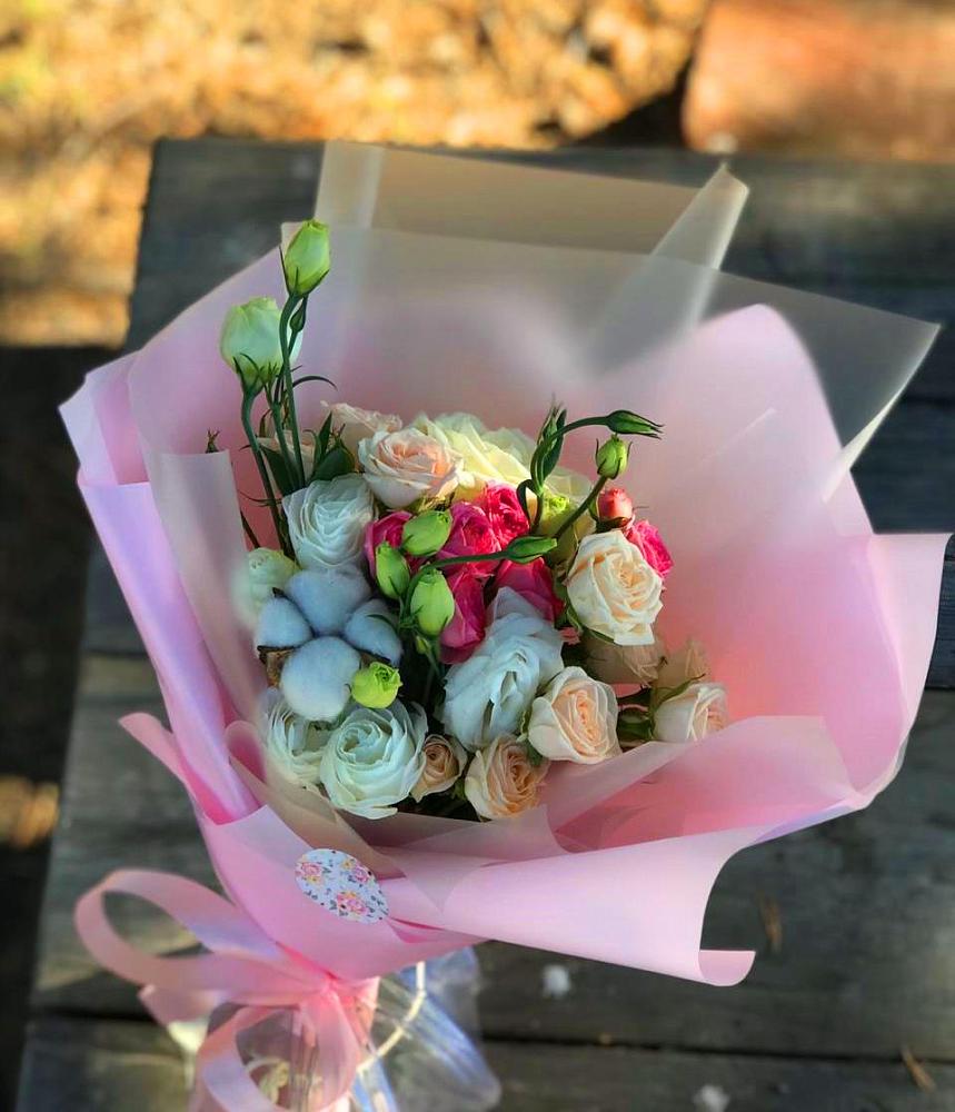 Букет цветов из: Розы и Лизиантусы в Савинский