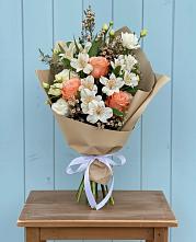 Букет цветов из:  Альстромерии, Лизиантусы, Розы и Хризантемы в Савинский