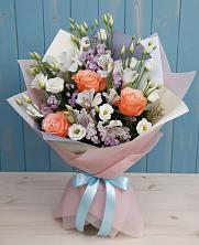 Букет цветов из:  Лизиантусы, Розы, Альстромерии и Гипсофила в Савинский