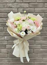 Букет цветов из:  Гвоздики, Розы, Лизиантусы и Хризантемы в Савинский