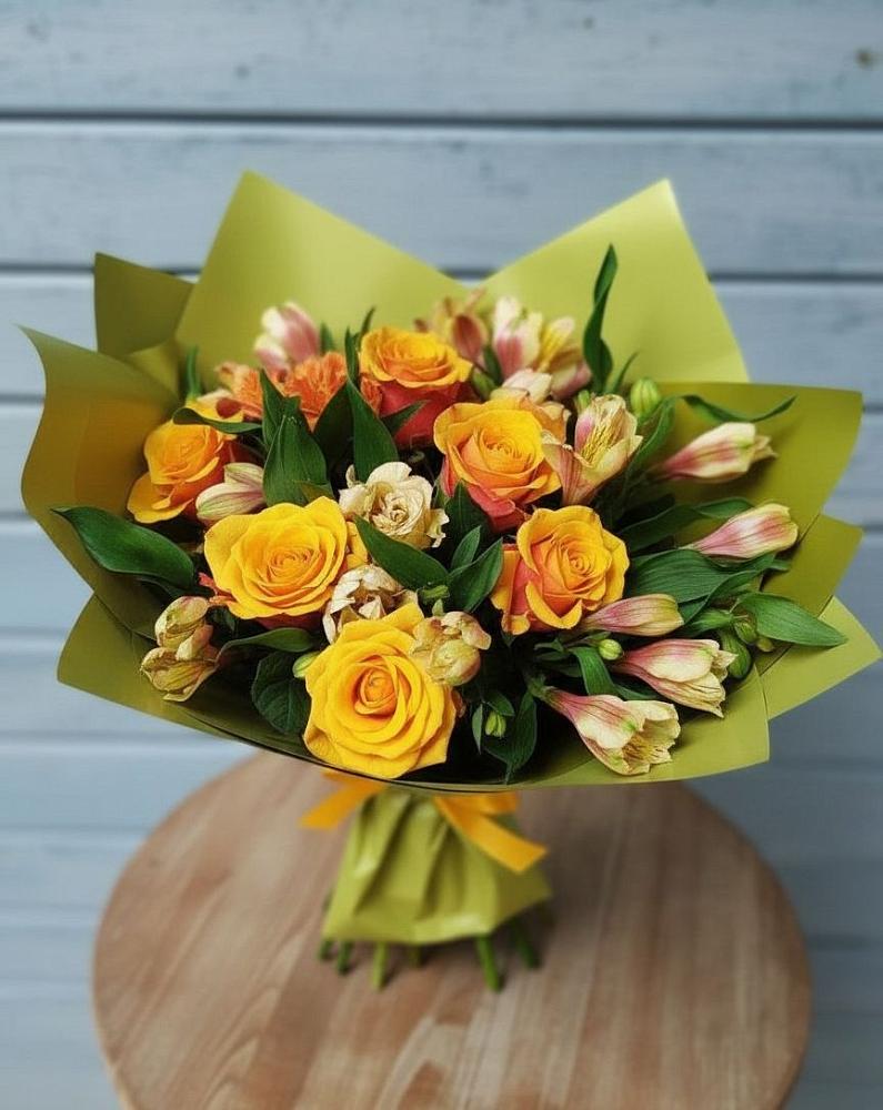 Букет цветов из: Альстромерии и Розы в Савинский