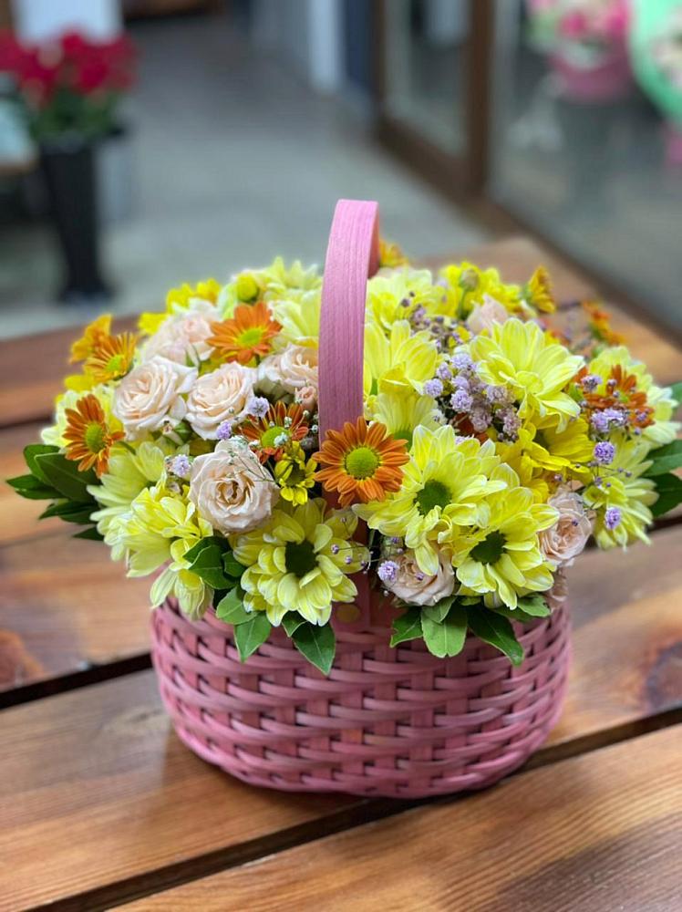Цветочная композиция из Хризантемы и Розы в корзине в Савинский